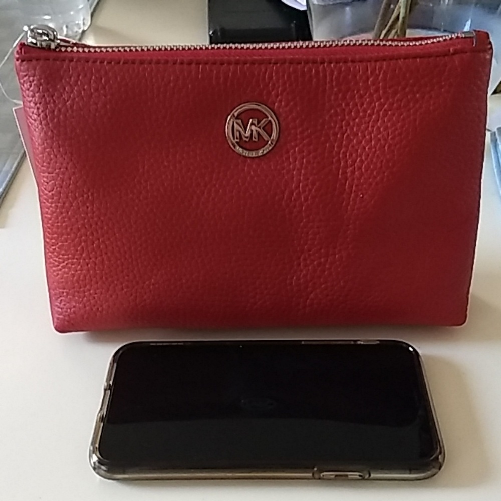 Michael Kors travel case. Brand new. Red leather - Picture 5 of 5